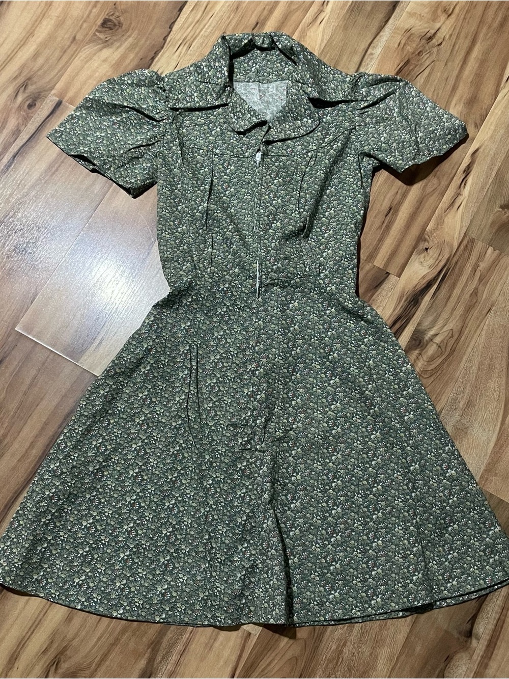 VTG 70/80s Handmade Green Calico Ditsy Floral Prairie Dress Collared Cottagecore